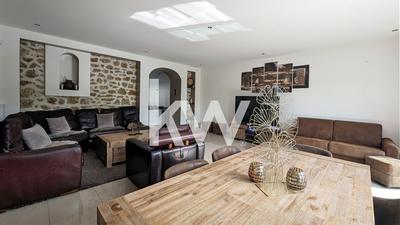 Maison - 251 m² - 9 pièces