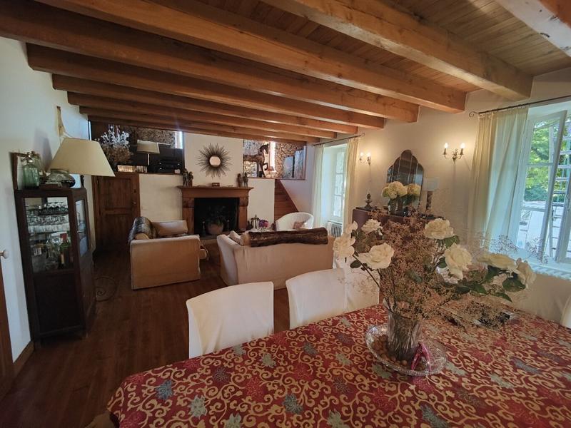 Maison - 179 m² - 7 pièces