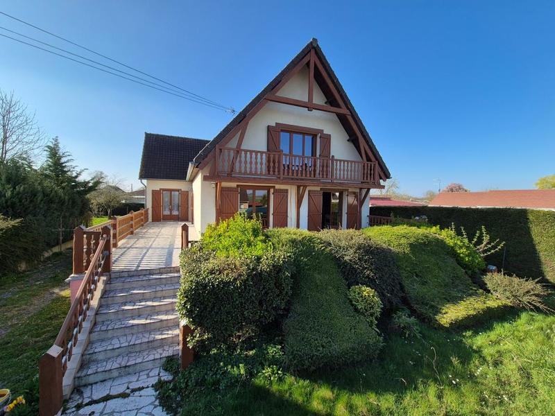 Maison - 205 m² - 8 pièces