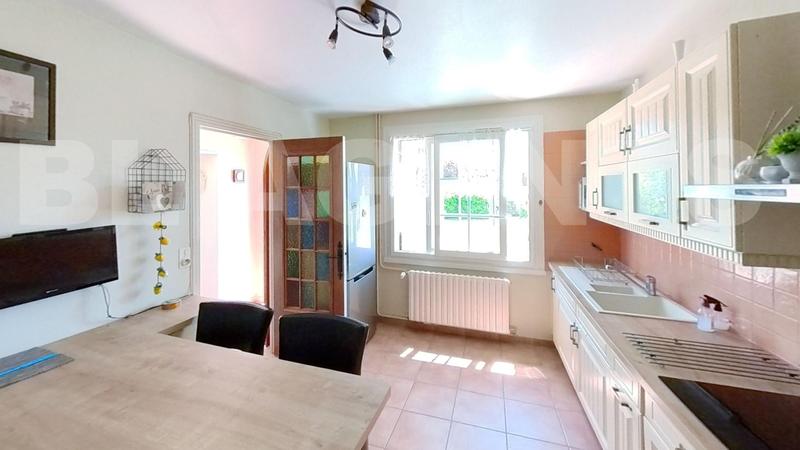 Maison traditionnelle - 152 m² - 8 pièces