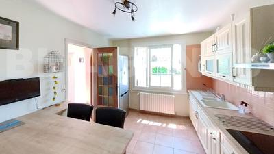 Maison traditionnelle - 152 m² - 8 pièces