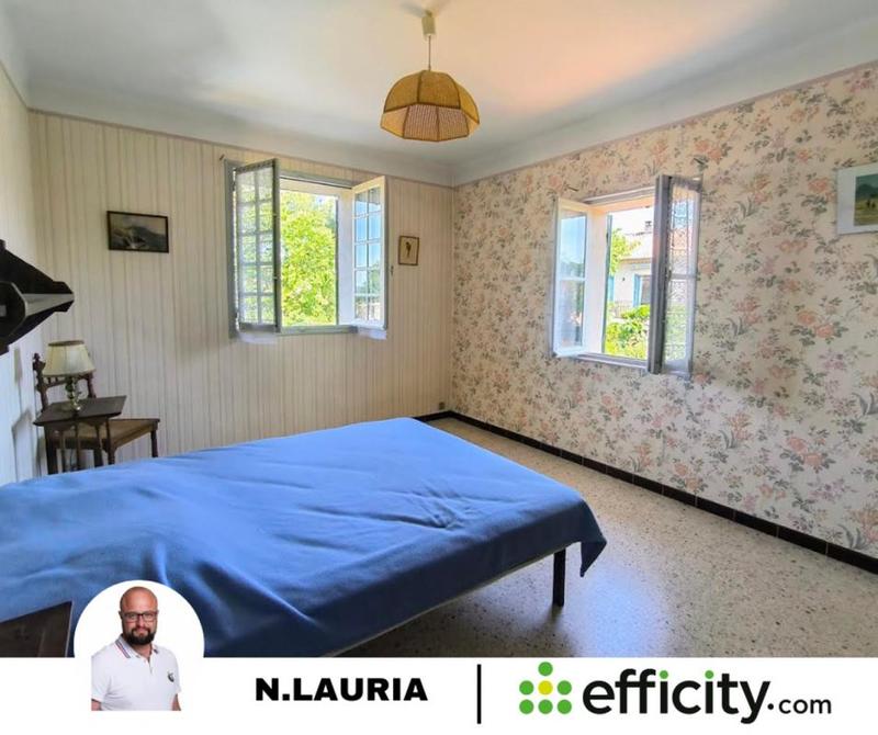 Maison - 185 m² - 9 pièces