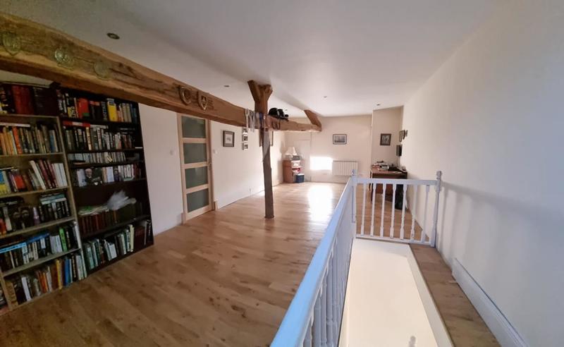 Maison chambre d'hôtes - 235 m² - 8 pièces