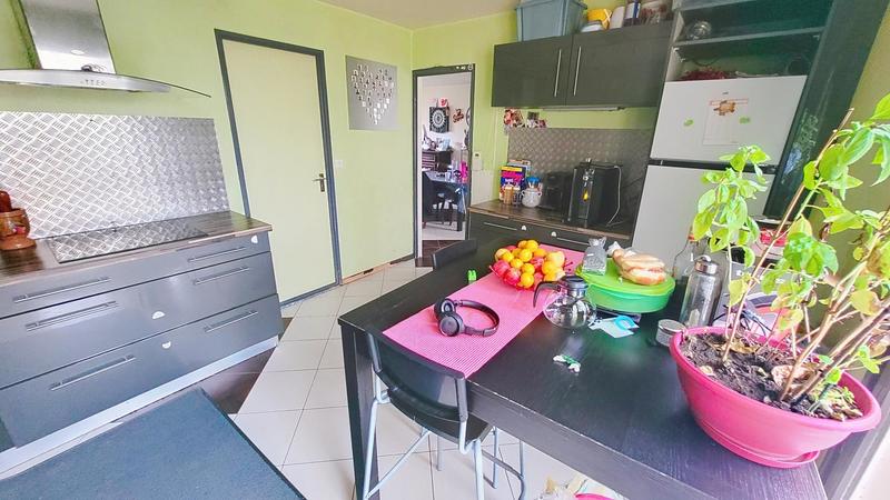 Maison - 93 m² - 5 pièces