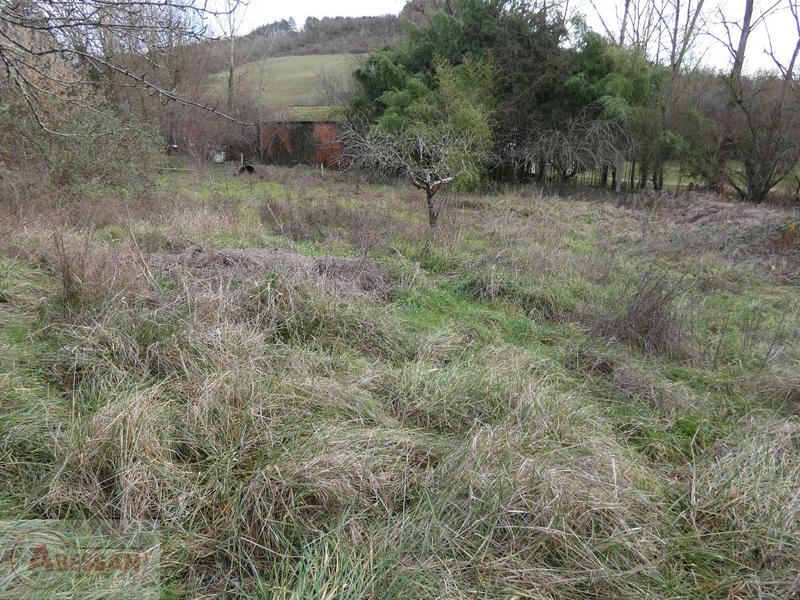 Terrain constructible - 1 600 m²