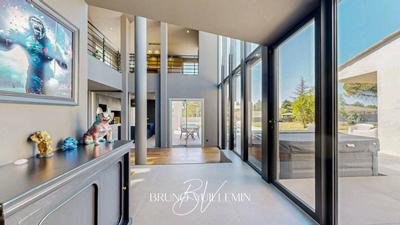 Villa - 389 m² - 11 pièces