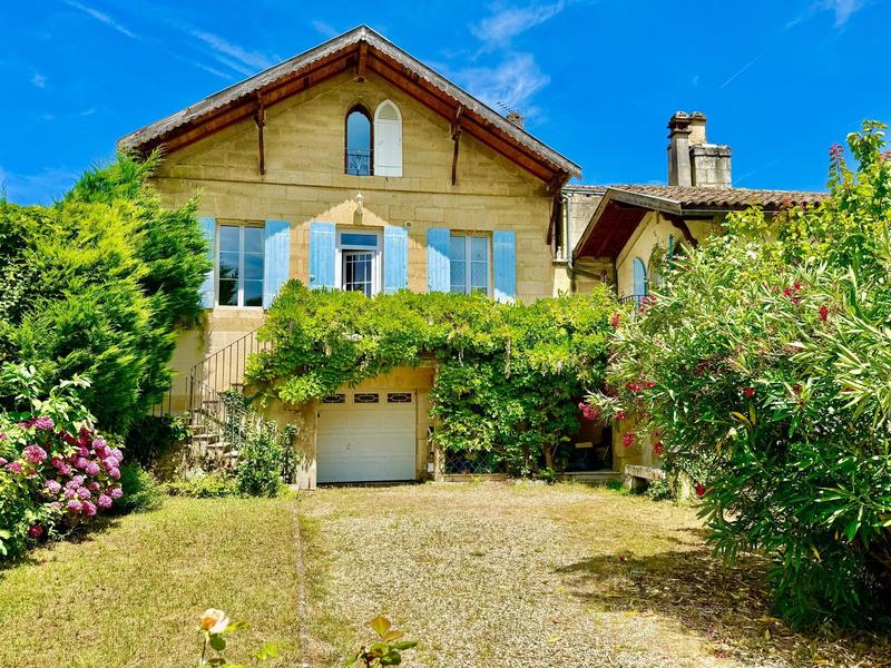 Maison - 195 m² - 8 pièces