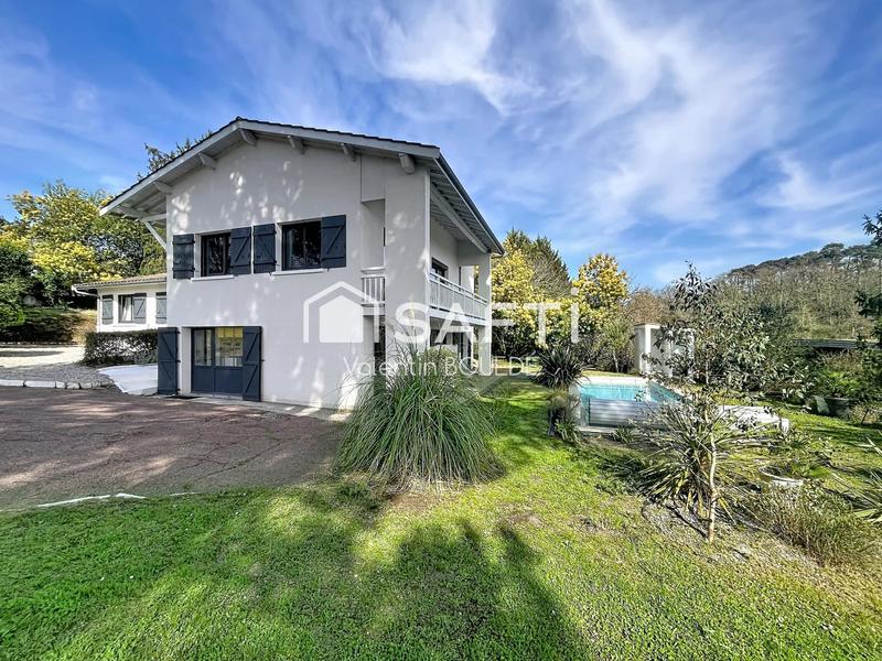 Maison - 182 m² - 7 pièces