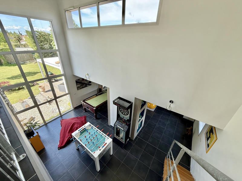 Maison - 274 m² - 10 pièces