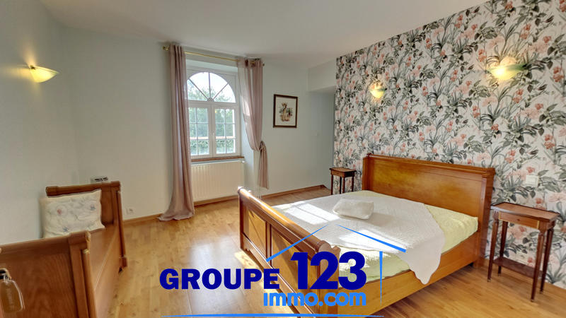 Maison - 382 m² - 10 pièces