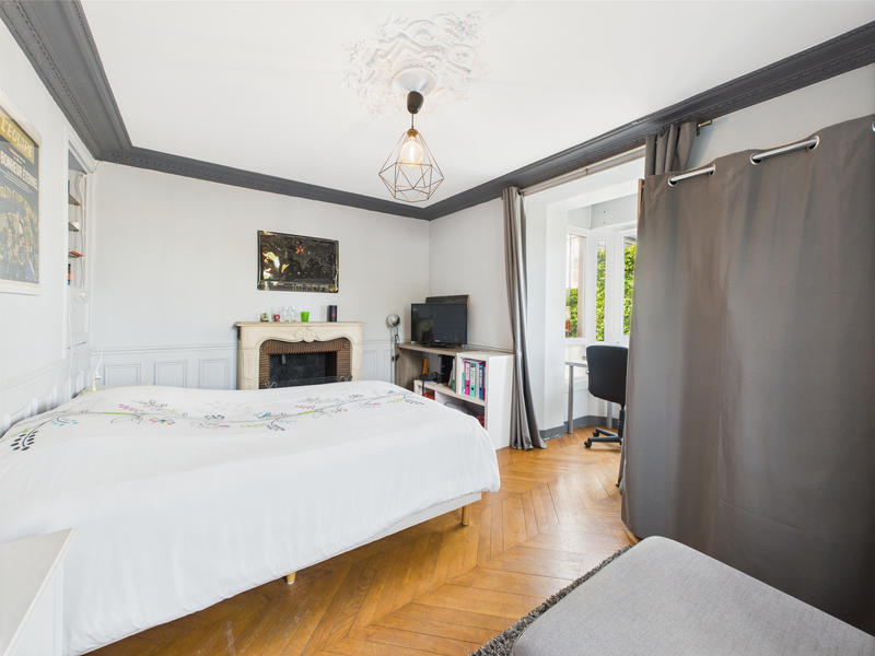 Maison - 203 m² - 8 pièces