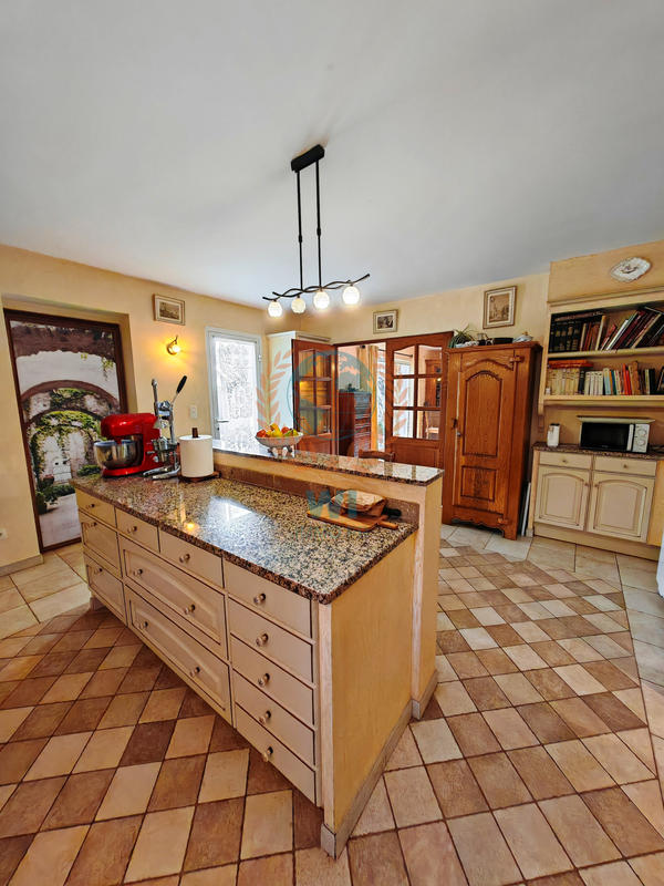 Villa - 250 m² - 7 pièces