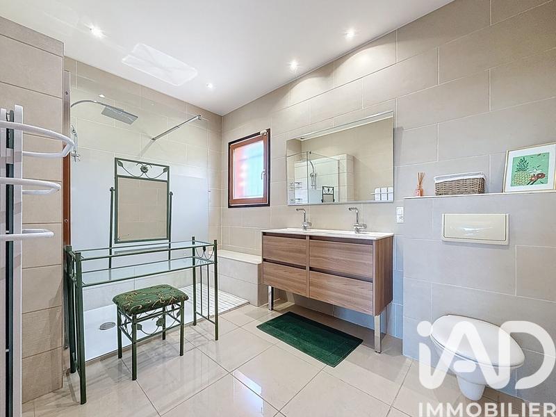 Maison - 185 m² - 7 pièces