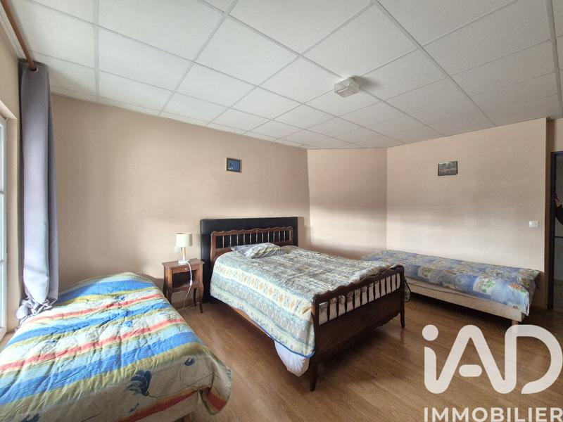 Maison - 280 m² - 9 pièces