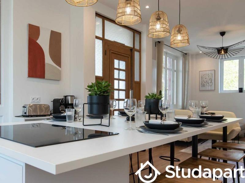 Appartement - 240 m² - 1 pièce