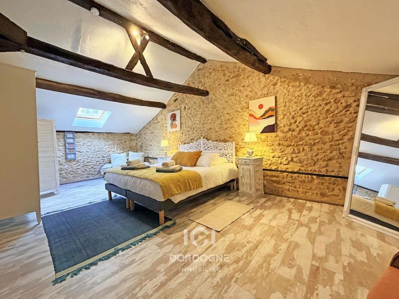 Maison - 263 m² - 8 pièces