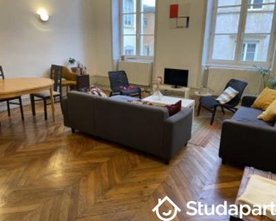 Chambre - 120 m² - 1 pièce