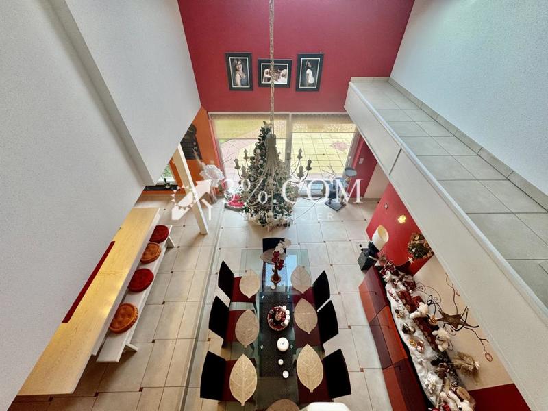 Demeure - 360 m² - 8 pièces