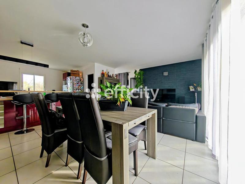 Maison - 90 m² - 5 pièces