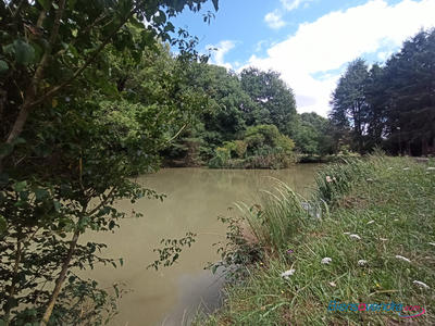 Terrain de loisirs - 100 000 m²