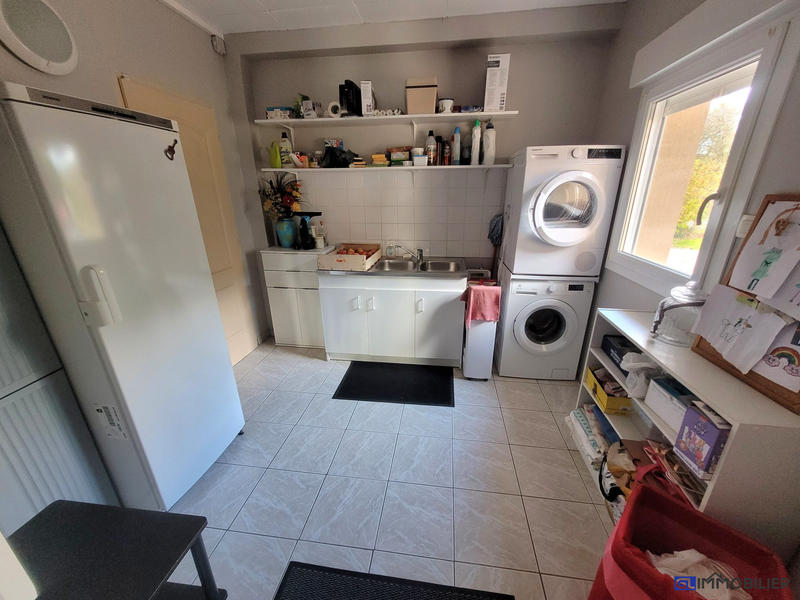 Maison - 201 m² - 7 pièces