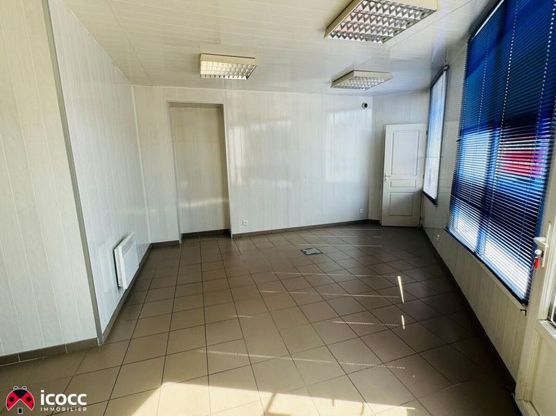 Local d'activités - 670 m² - 7 pièces