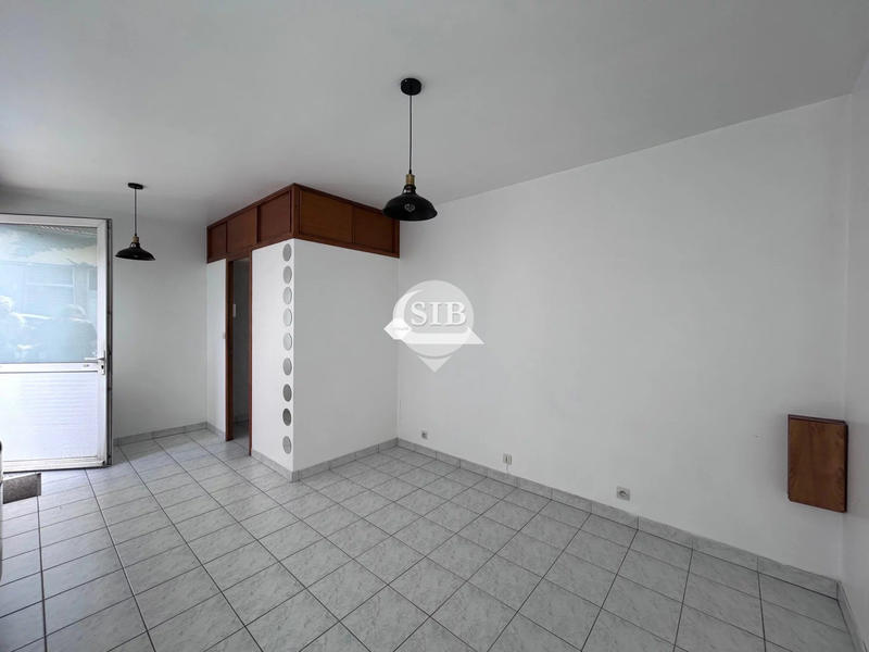 Fonds de commerce - Magasins - 16 m²