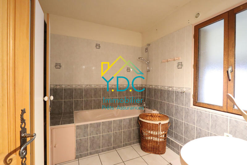 Maison - 204 m² - 12 pièces