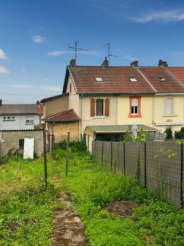 Maison - 90 m² - 5 pièces