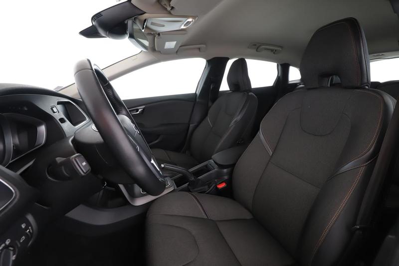 Volvo V40 Cross Country 2.0 D2 Momentum Geartronic 120 ch