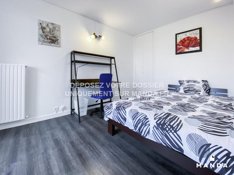 Chambre - 10 m² - 6 pièces