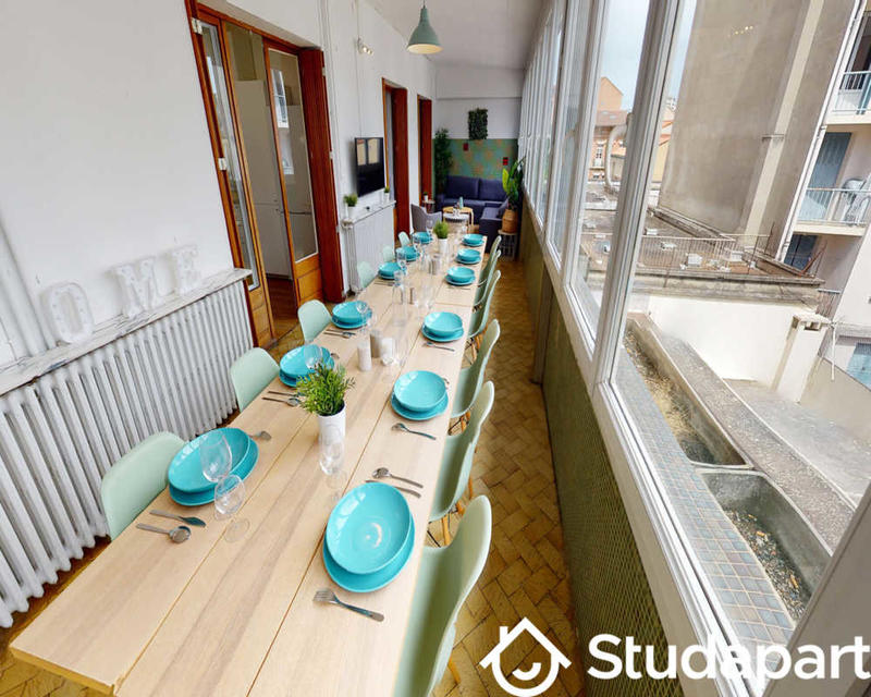 Chambre - 77 m² - 1 pièce