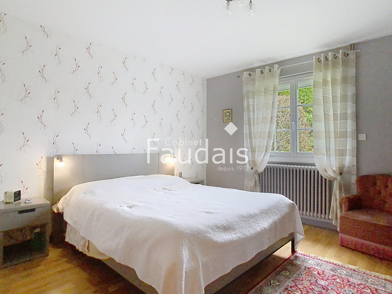 Maison - 180 m² - 8 pièces