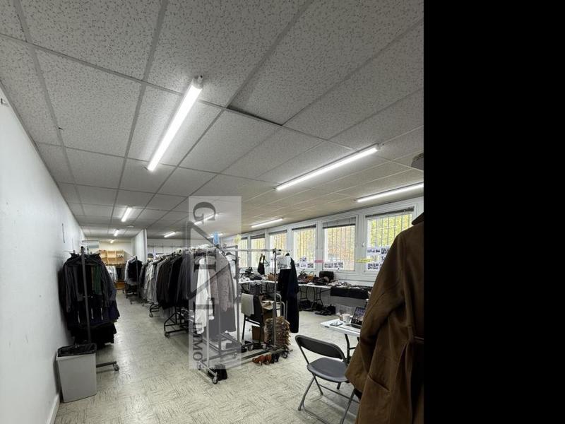 Entrepôt - 4 050 m²