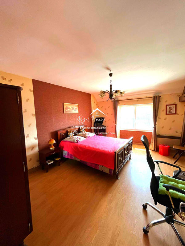 Maison ancienne - 255 m² - 8 pièces