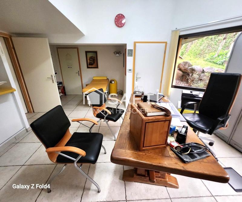 Maison - 215 m² - 8 pièces