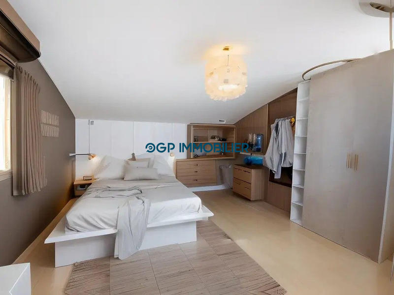 Maison traditionnelle - 165 m² - 6 pièces