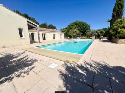 Propriété - 200 m² - 6 pièces