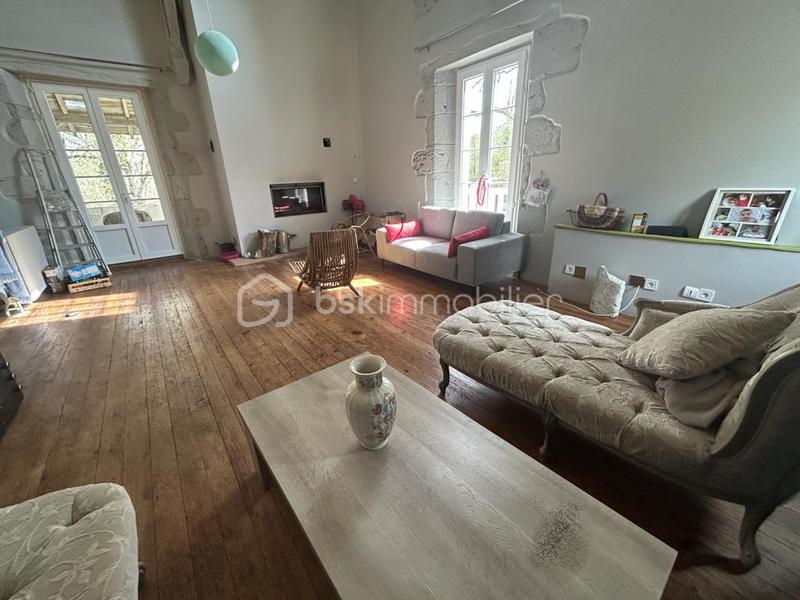 Château - 897 m² - 16 pièces