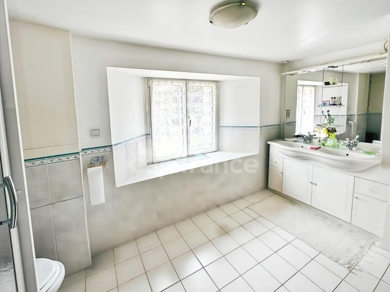 Maison en pierre - 132 m² - 7 pièces