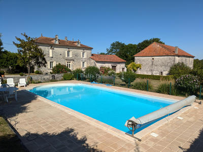 Maison - 278 m² - 12 pièces