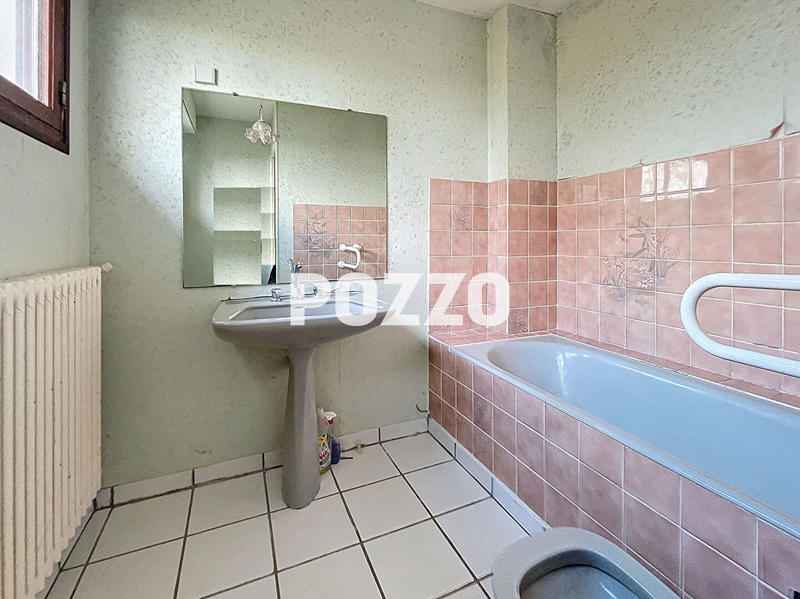 Maison - 250 m² - 9 pièces