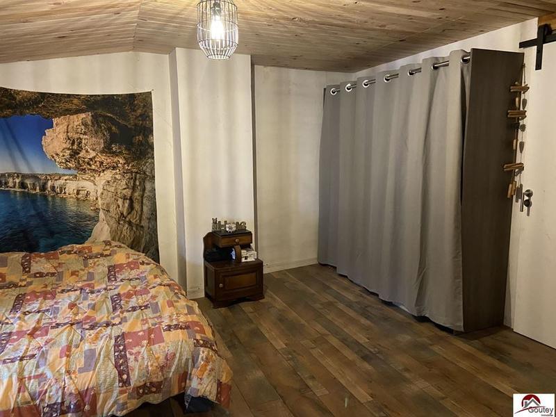 Maison traditionnelle - 152 m² - 6 pièces