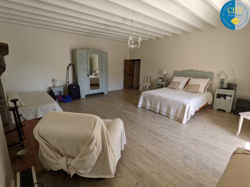 Maison - 228 m² - 12 pièces