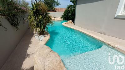 Maison - 225 m² - 9 pièces