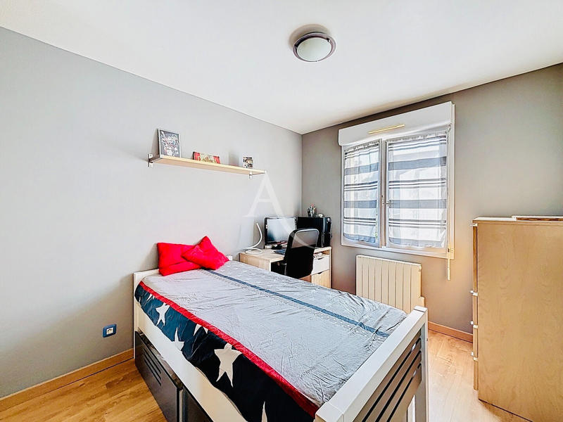 Maison - 93 m² - 5 pièces
