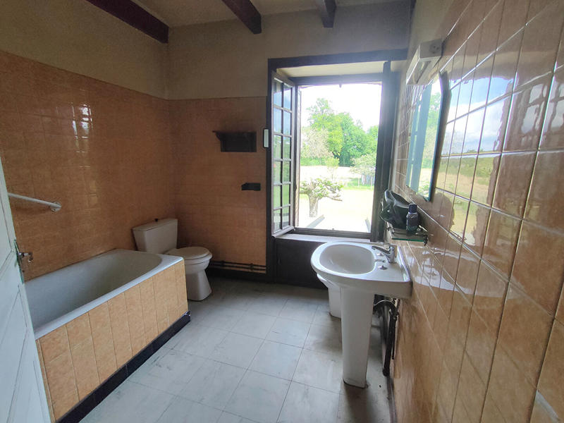 Maison - 176 m² - 9 pièces