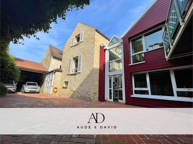 Maison - 229 m² - 10 pièces