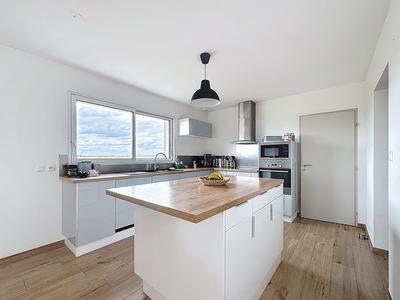 Maison - 178 m² - 8 pièces