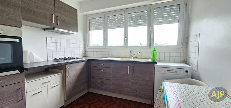 Appartement - 90 m² - 4 pièces